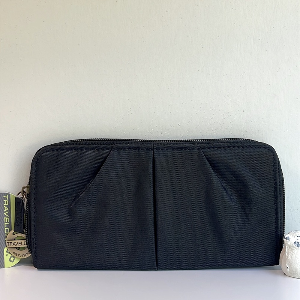 Travelon RFID Wallet New With Tag 🏷️